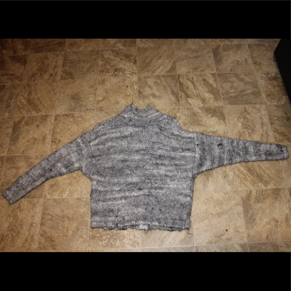 Sweater - Picture 4 of 4